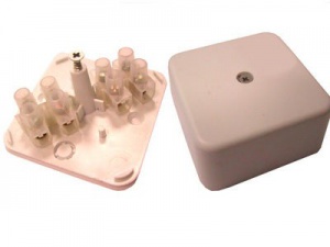 Коробка распределительная с контактной группой 50х50 мм в Уссурийске