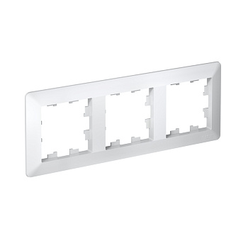 Рамка тройная AtlasDesign AIR SE белая/дымчатая белая в Уссурийске