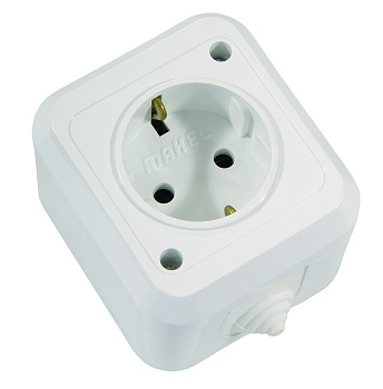 Розетка одинарная накладная с заземлением IP44 MAKEL белая в Уссурийске