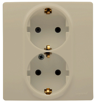Розетка двойная ETIKA Legrand с заземлением крем в Уссурийске