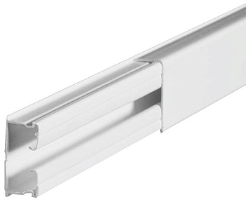 Мини-плинтус Legrand 32х12,5х2000 с перегородкой белый в Уссурийске